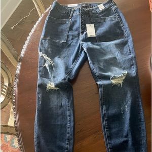 NWT Judy Blue! Button fly skinny jeans with minor distressing! Retails for $65